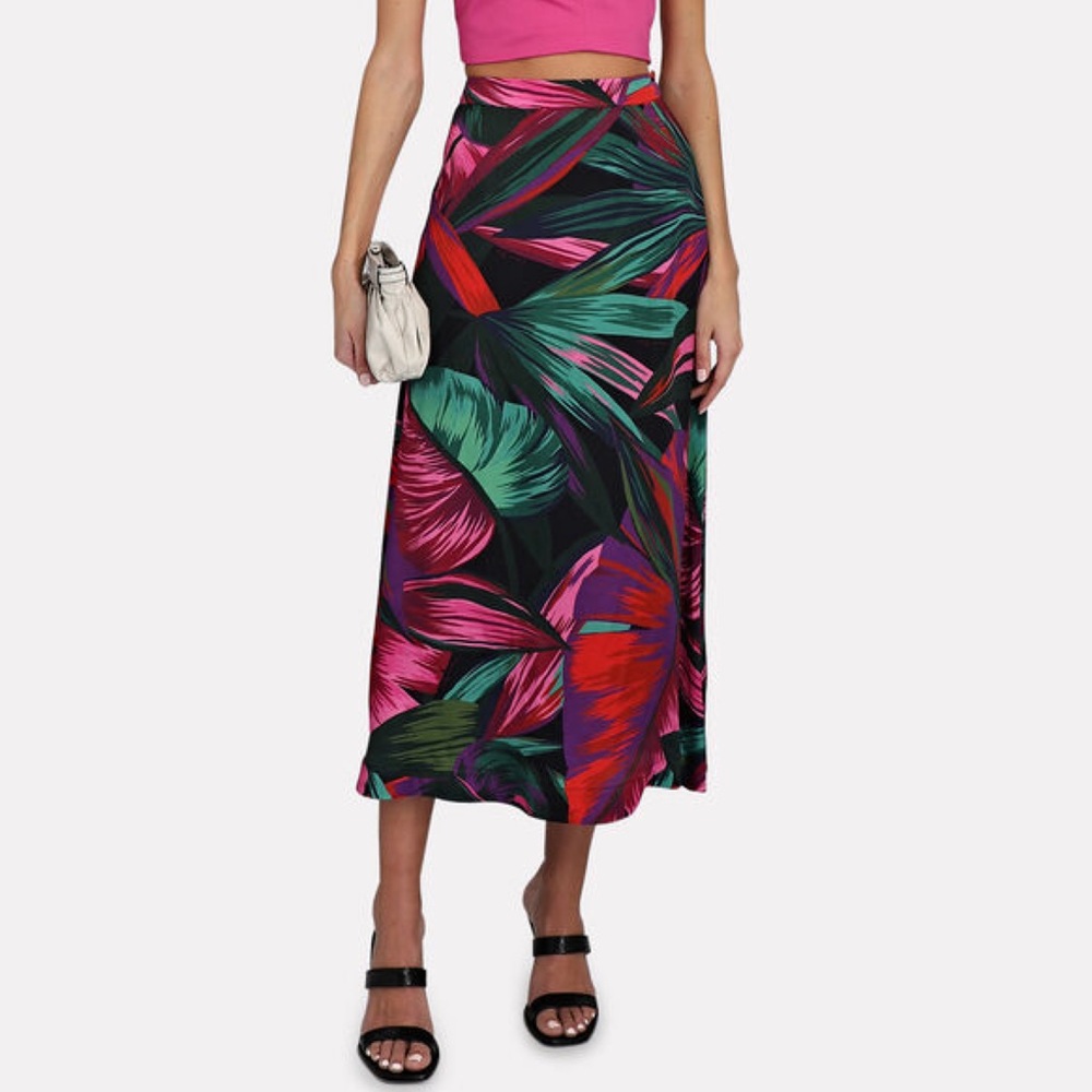 NWT. FARM RIO Midnight Leaves Twill Midi Skirt. Sz Medium. Color black.